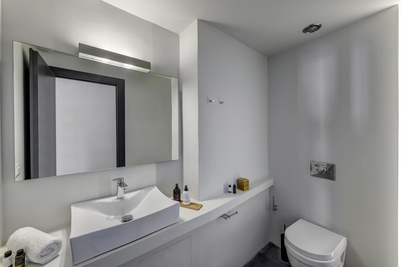 Naves Suites Ermoupoli Exterior photo