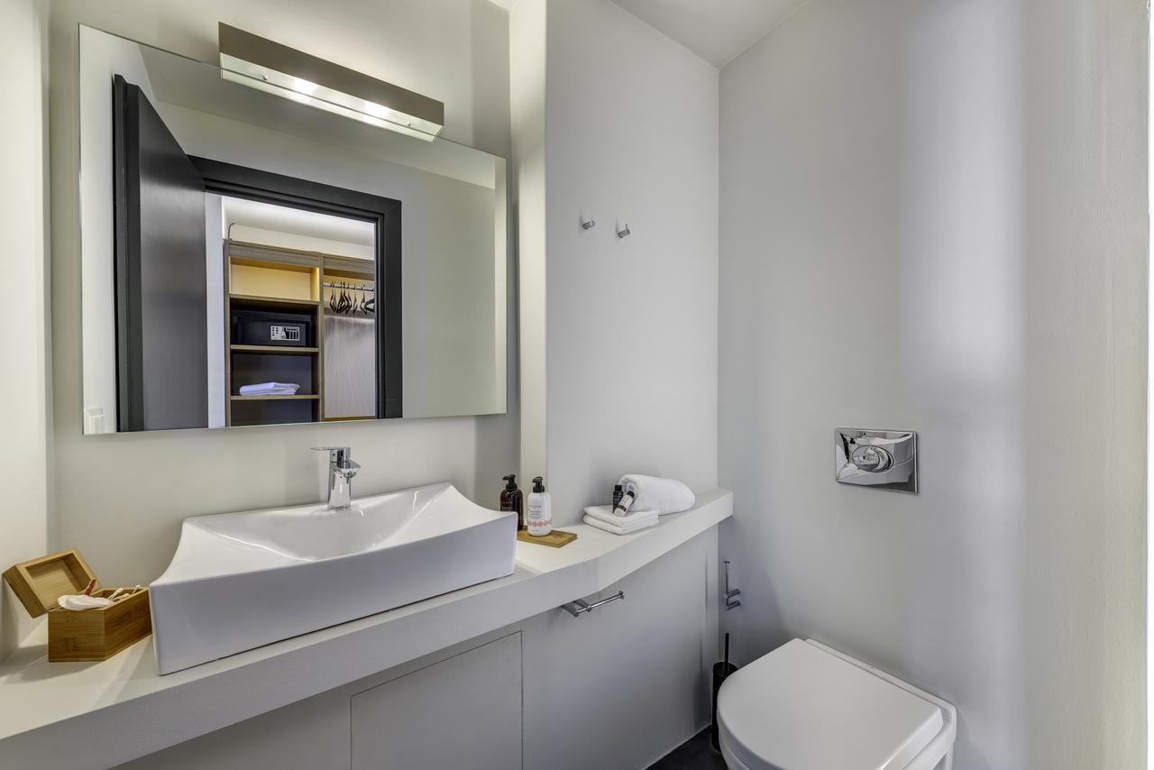 Naves Suites Ermoupoli Exterior photo