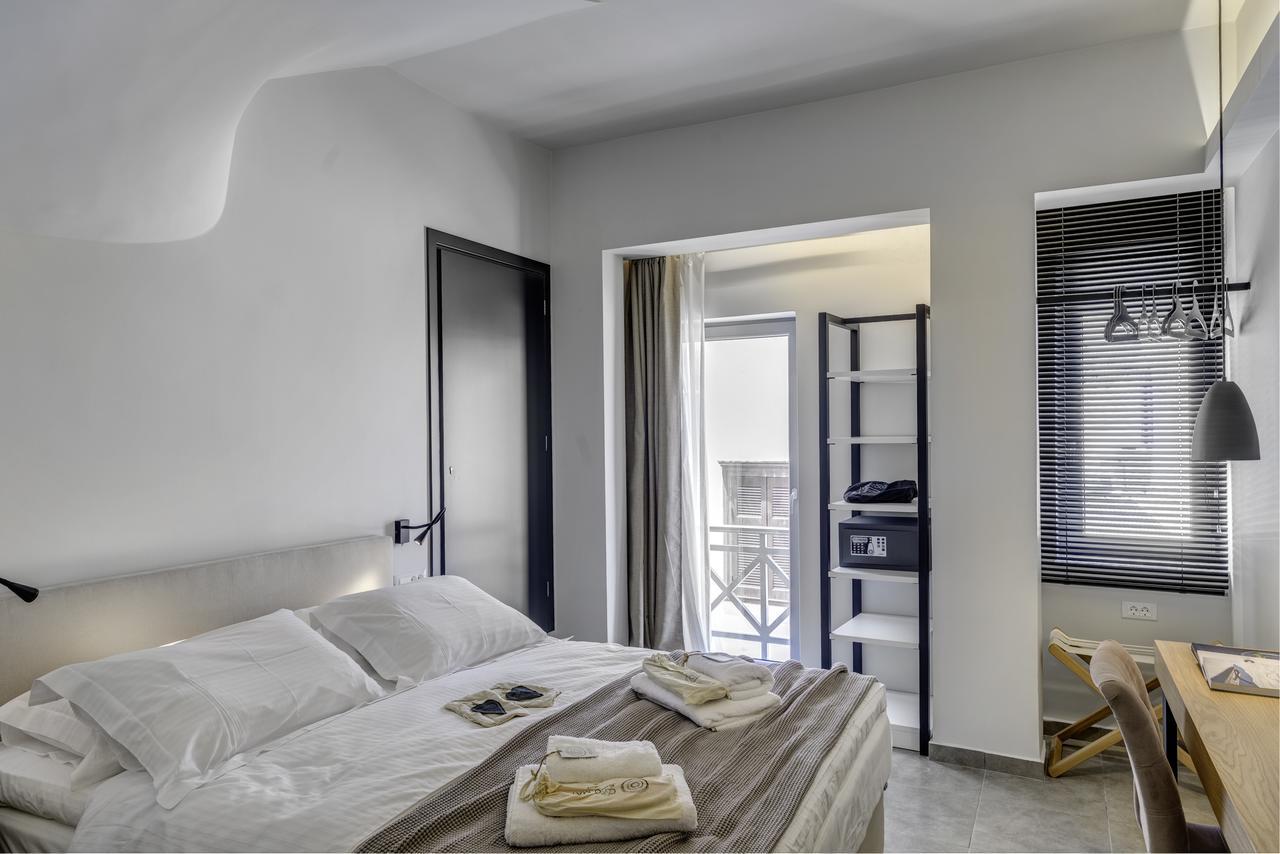 Naves Suites Ermoupoli Exterior photo